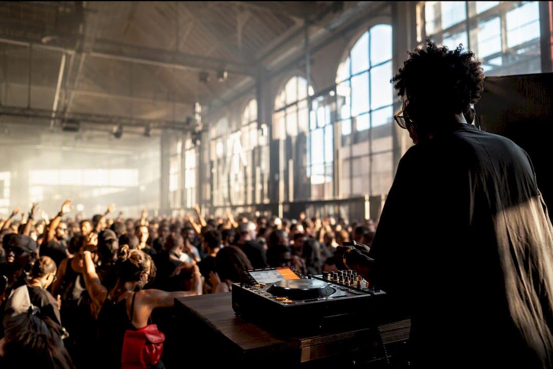 Altijd afro house in Amsterdam: 3 checks en realtime meldingen