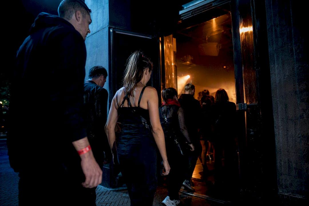 3 plekken waar drum & bass in Amsterdam écht leeft (met tickettips)