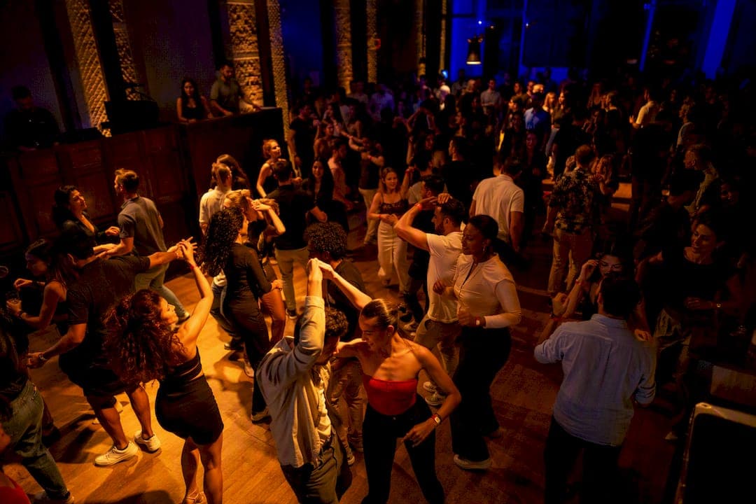 Latin party Amsterdam: waar vind je vanavond de beste dansvloer?