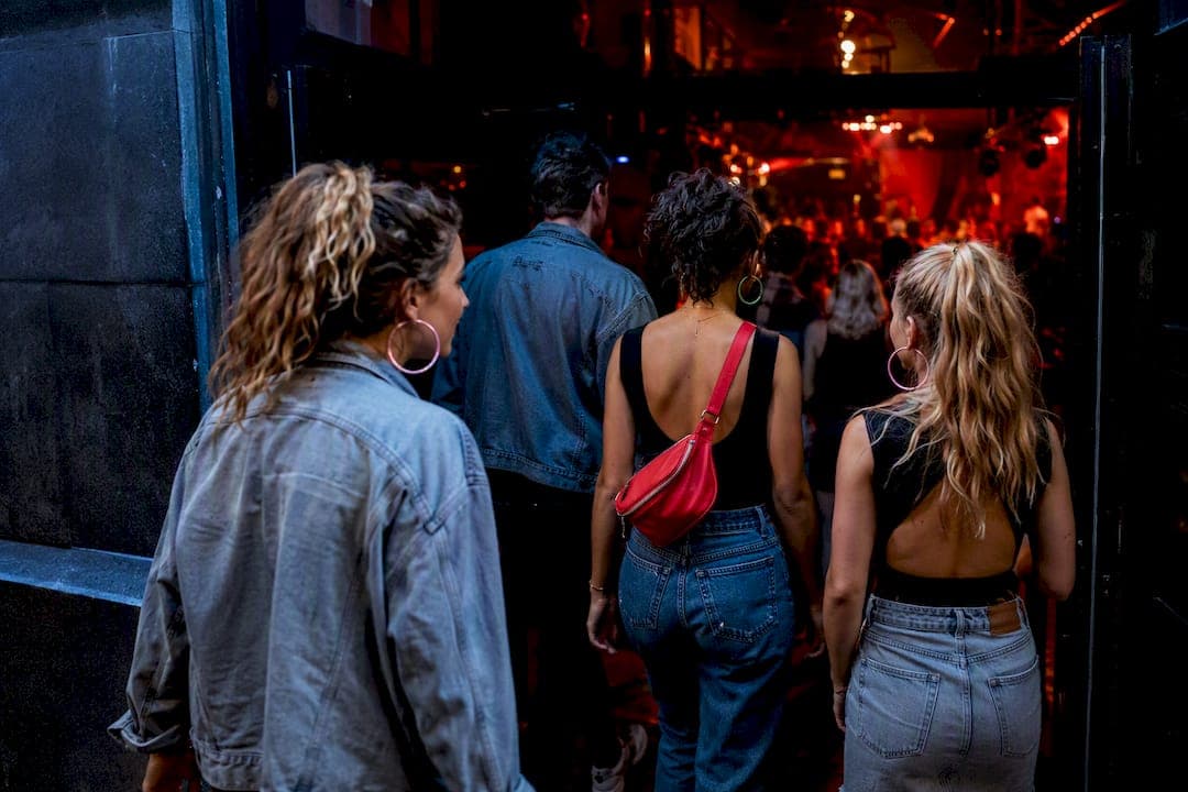 80s/90s party in Amsterdam: waar je heen moet en hoe je erbij komt