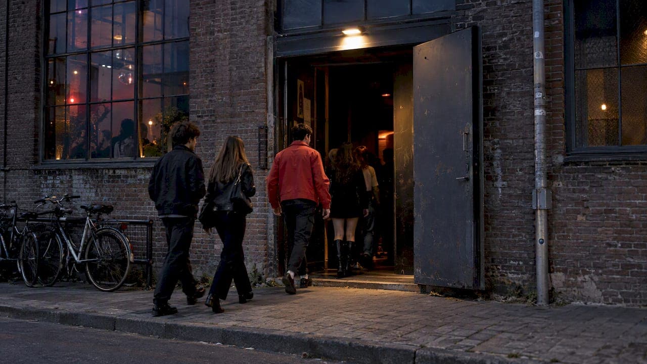 Uitgaan in Amsterdam-Oost: bars, clubs en live muziek per buurt